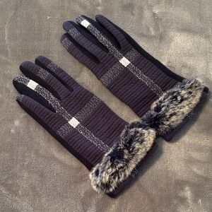 Chic Black and Gray Women's Gloves with Fur Trim